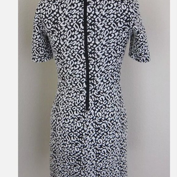 H & M BLACK & WHITE ANIMAL PRINT POLYESTER COTTON BLEND SHORT SLEEVE DRESS-SZ 6 - Picture 7 of 7